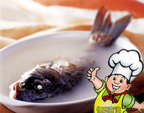 红枣黑豆炖鲤鱼的做法