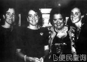 美国第一位女国务卿奥尔布赖特诞辰