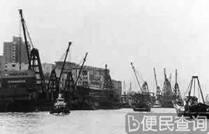 中葡两国政府澳门政权交接仪式隆重举行