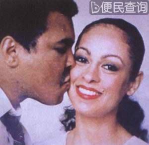 拳王阿里宣布退役