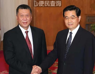 何厚铧当选澳门特区首任行政长官