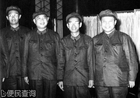 中央“文革”小组成立，“四人帮”逐步夺权