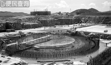 广东大亚湾核电站正式投入商业运行